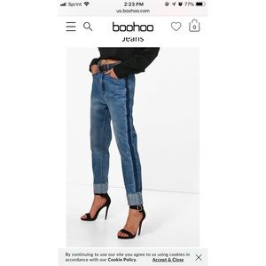 HOST PICK ✨ NWT Boohoo Mom Jeans Size 8